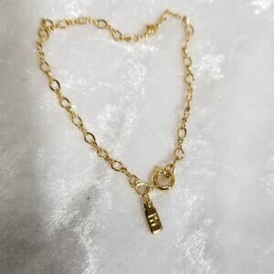 Avon bracelet gold tone chain signed seven inch 1.1449